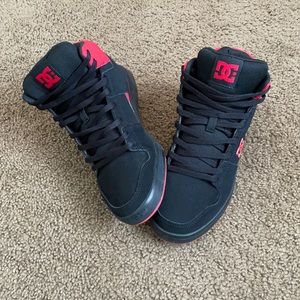 DC Men’s 8.5 Cure Sneaker
